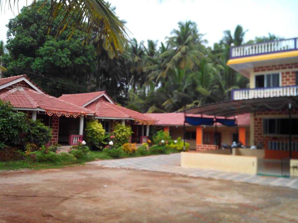 Yash Garden Residency Hotel Ganpatipule Exterior foto