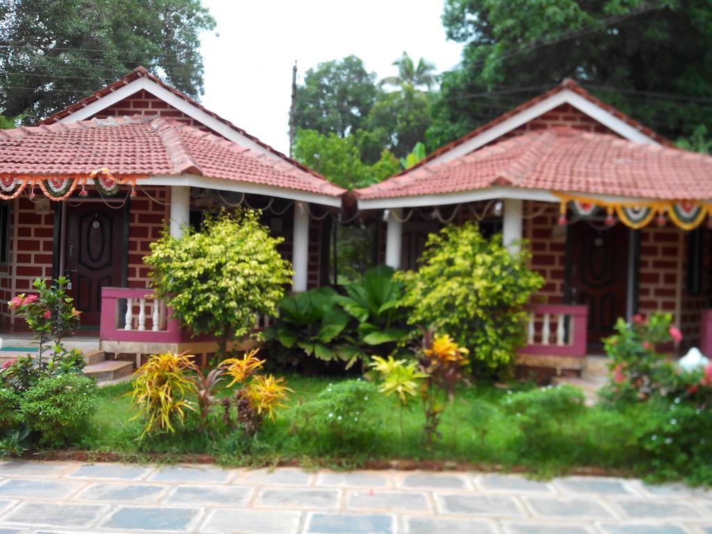 Yash Garden Residency Hotel Ganpatipule Exterior foto